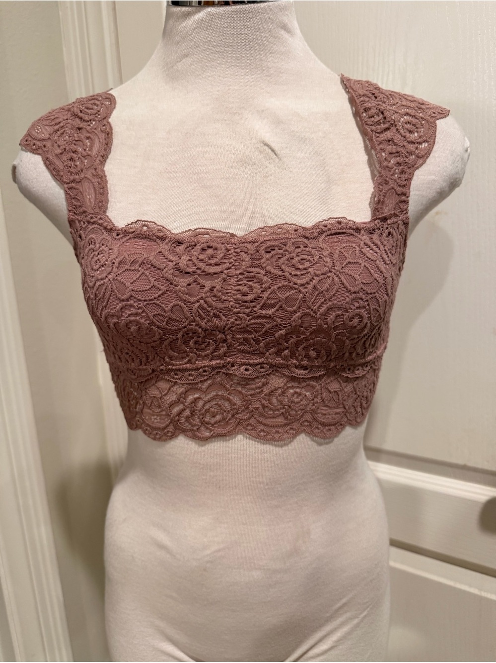 Lace Bralette in Mauve Pink